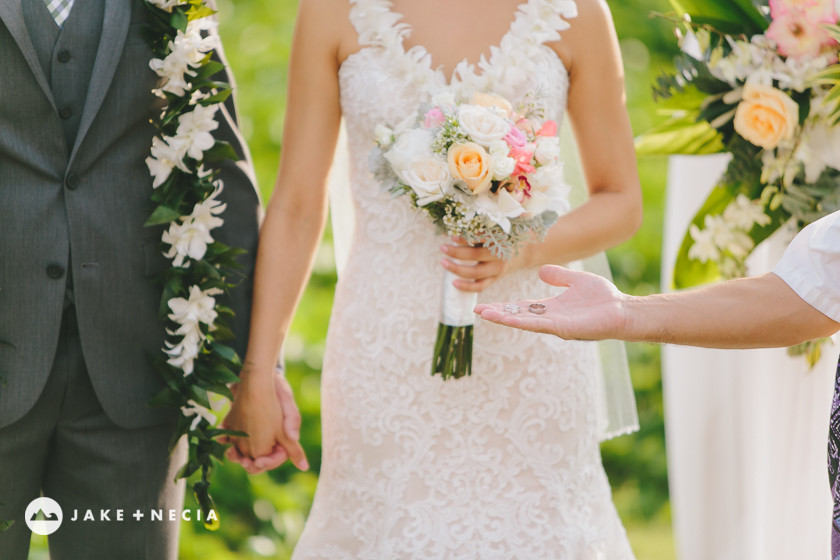 Jake and Necia Photography | Maui Wedding at Gannon's (22)